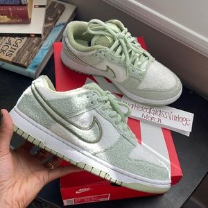 Nike Dunk Low "Honeydew"